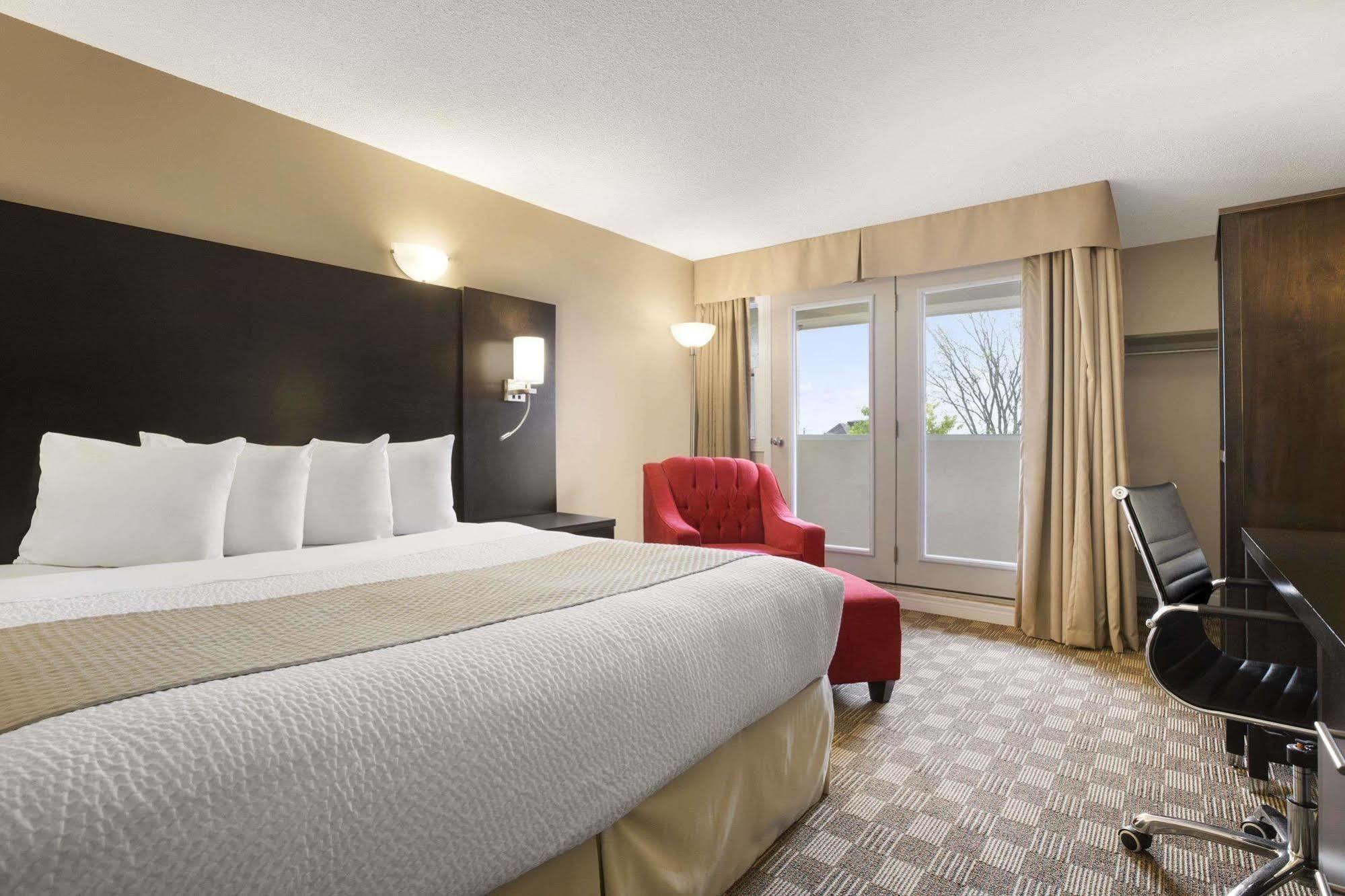 Days Inn & Suites By Wyndham North Bay Downtown Buitenkant foto